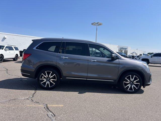 Photo of 2019 Modern Steel Metallic Honda Pilot