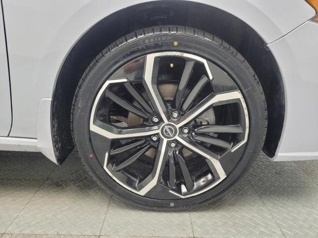 Photo of 2023 Gray Sky Pearl Nissan Altima