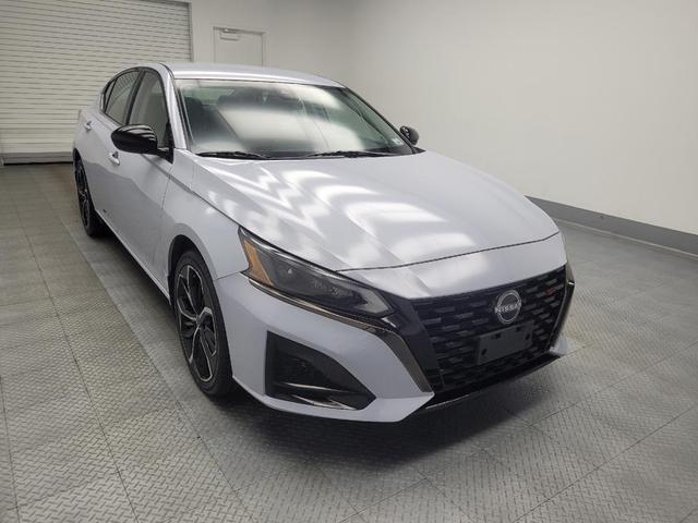 Photo of 2023 Gray Sky Pearl Nissan Altima