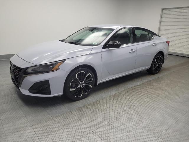 Photo of 2023 Gray Sky Pearl Nissan Altima