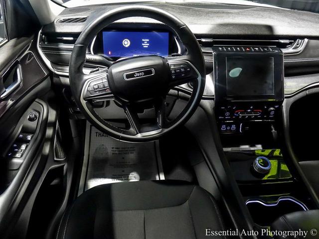 Photo of 2022 Bright White Clearcoat Jeep Grand Cherokee L