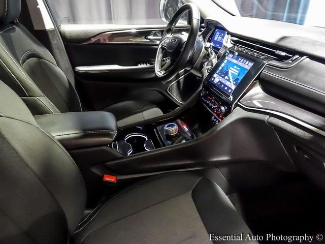 Photo of 2022 Bright White Clearcoat Jeep Grand Cherokee L