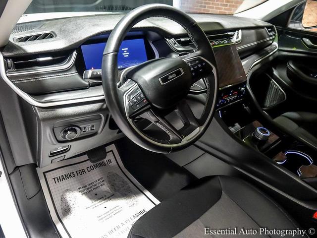 Photo of 2022 Bright White Clearcoat Jeep Grand Cherokee L
