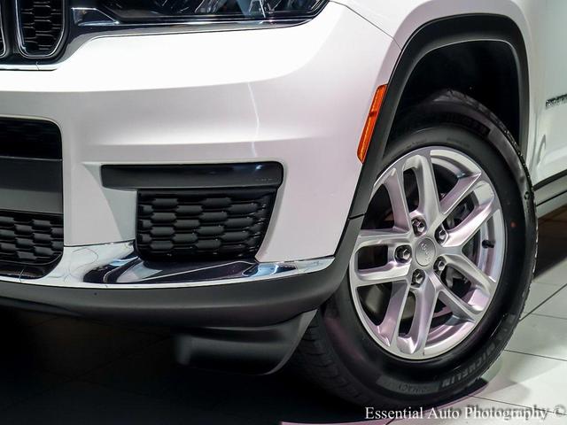 Photo of 2022 Bright White Clearcoat Jeep Grand Cherokee L