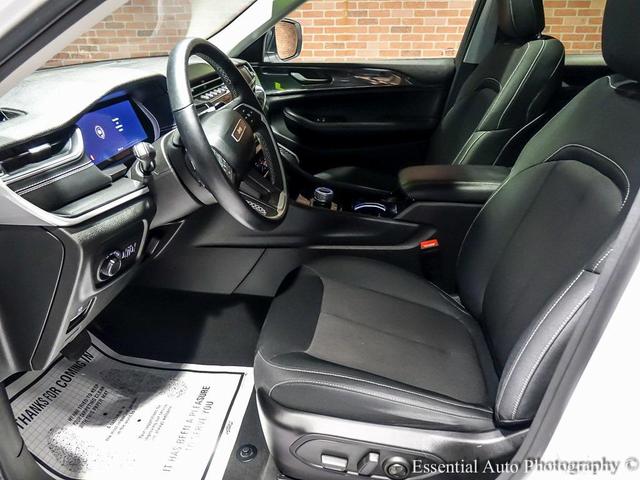 Photo of 2022 Bright White Clearcoat Jeep Grand Cherokee L