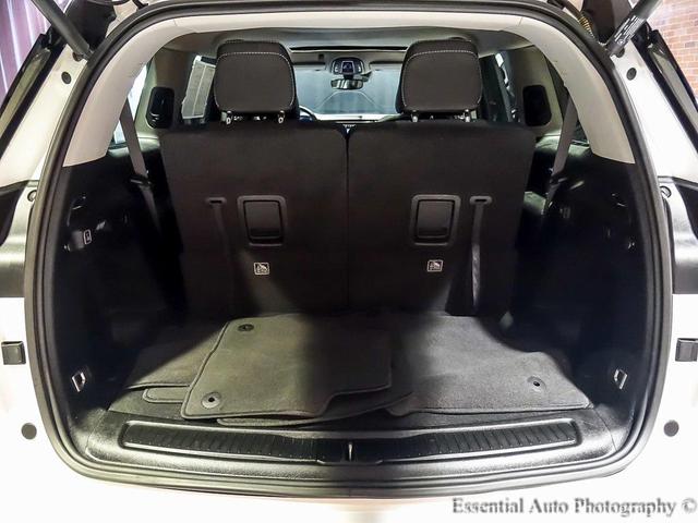 Photo of 2022 Bright White Clearcoat Jeep Grand Cherokee L