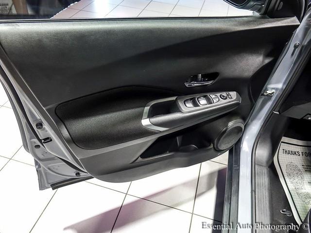 Photo of 2023 Gray/Super Black Nissan Kicks