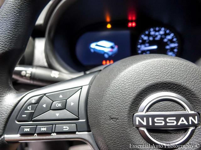 Photo of 2023 Gray/Super Black Nissan Kicks