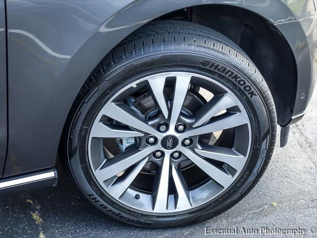 Photo of 2021 Magnetic Metallic Ford Expedition