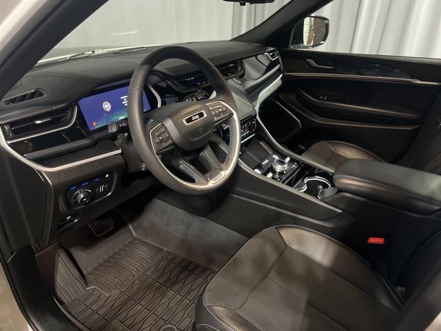 Photo of 2022 Bright White Clearcoat Jeep Grand Cherokee 4xe