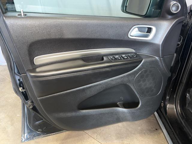 Photo of 2020 DB Black Crystal Clearcoat Dodge Durango