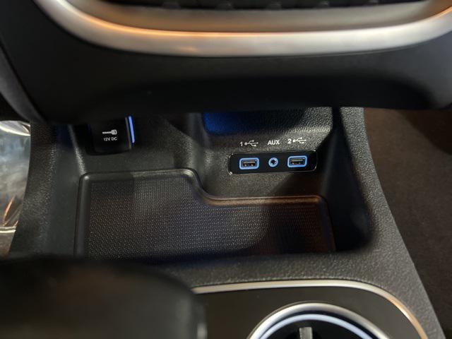 Photo of 2020 DB Black Crystal Clearcoat Dodge Durango