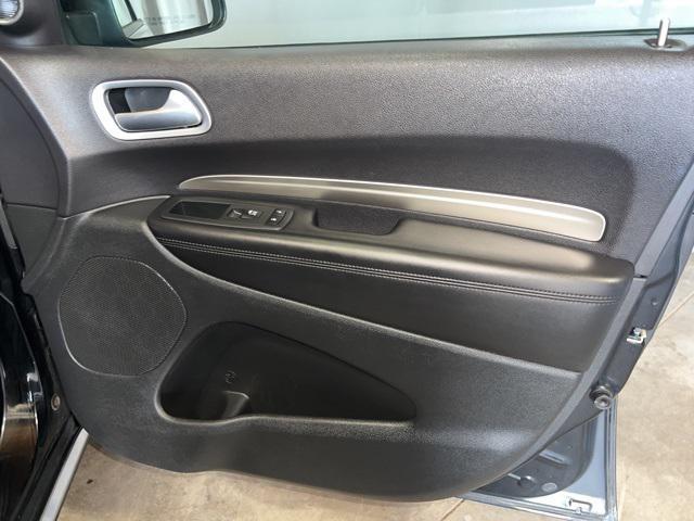 Photo of 2020 DB Black Crystal Clearcoat Dodge Durango