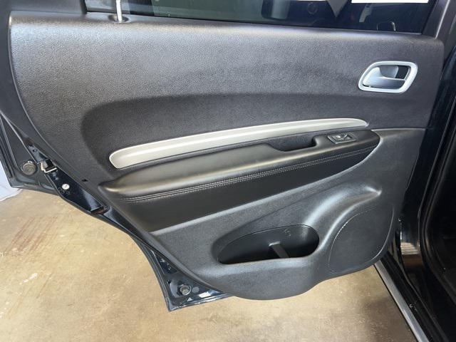 Photo of 2020 DB Black Crystal Clearcoat Dodge Durango