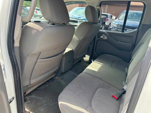 Photo of 2018 Glacier White Nissan Frontier