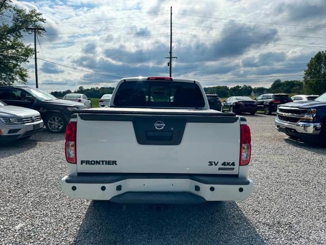 Photo of 2018 Glacier White Nissan Frontier