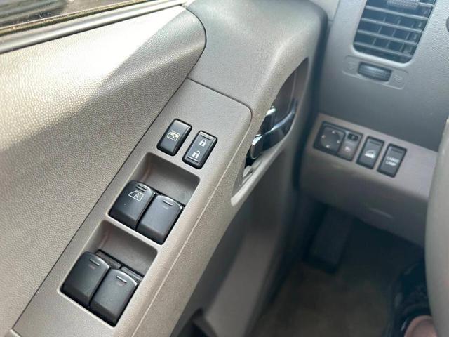 Photo of 2018 Glacier White Nissan Frontier