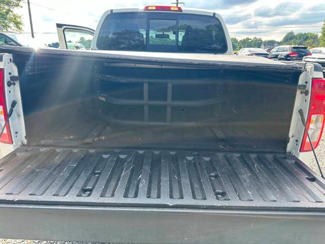 Photo of 2018 Glacier White Nissan Frontier
