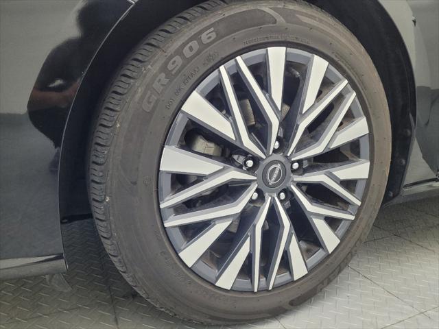 Photo of 2023 Super Black Nissan Altima