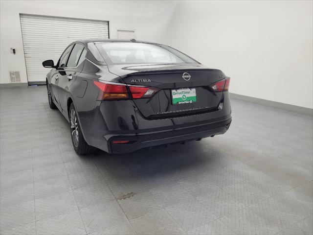 Photo of 2023 Super Black Nissan Altima