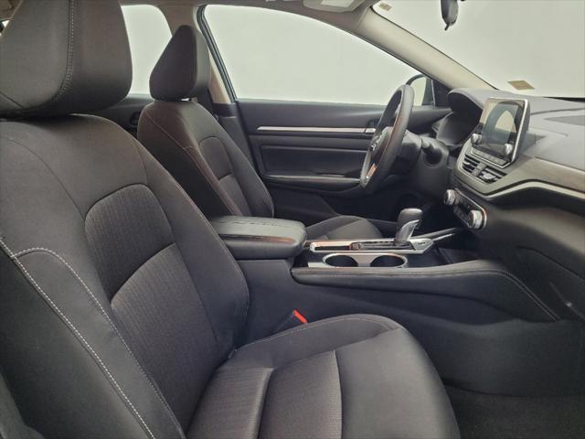 Photo of 2023 Super Black Nissan Altima
