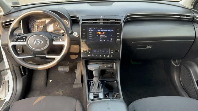 Photo of 2024 White Pearl Hyundai TUCSON