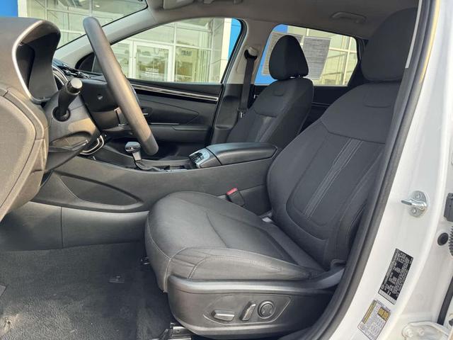 Photo of 2024 White Pearl Hyundai TUCSON