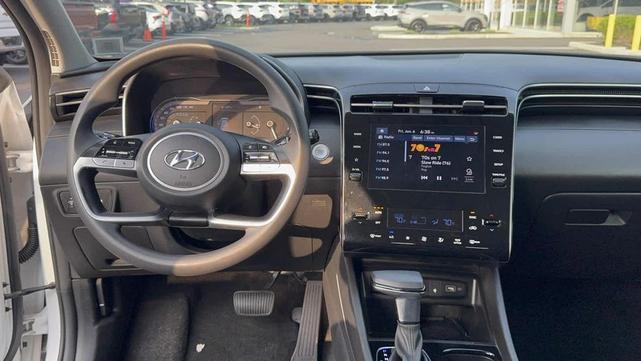 Photo of 2024 White Pearl Hyundai TUCSON