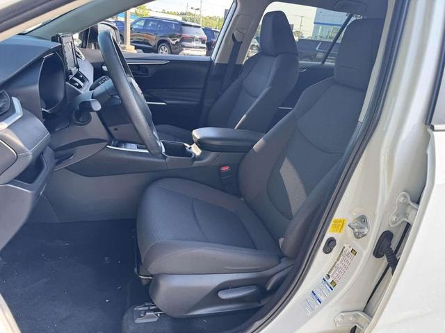 Photo of 2022 White Toyota RAV4