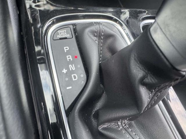 Photo of 2022 Everlasting Silver Kia Telluride