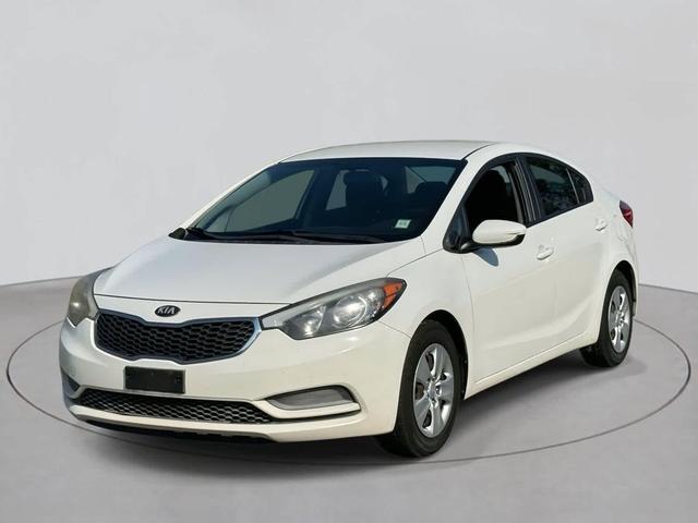 Photo of 2016 Clear White Kia Forte