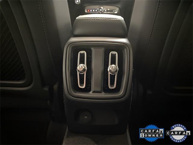 Photo of 2025 Onyx Black Metallic Volvo XC40