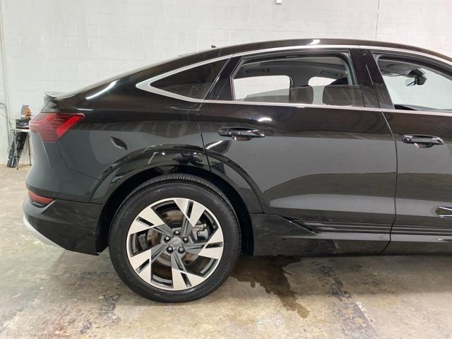 Photo of 2021 Black Metallic Audi e-tron Sportback