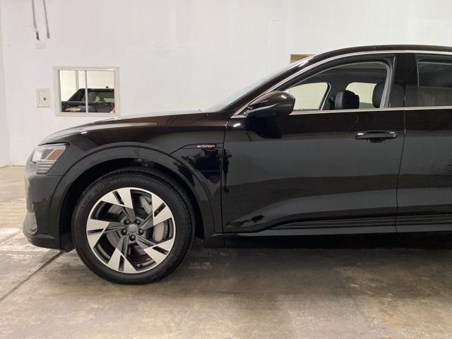 Photo of 2021 Black Metallic Audi e-tron Sportback