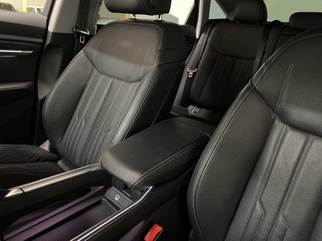 Photo of 2021 Black Metallic Audi e-tron Sportback