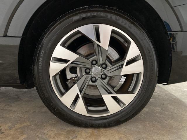 Photo of 2021 Black Metallic Audi e-tron Sportback