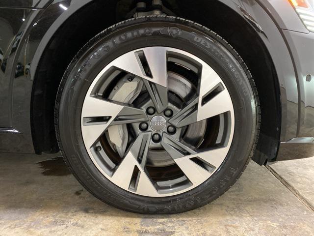Photo of 2021 Black Metallic Audi e-tron Sportback