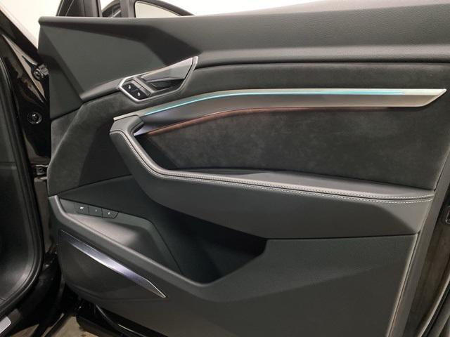 Photo of 2021 Black Metallic Audi e-tron Sportback