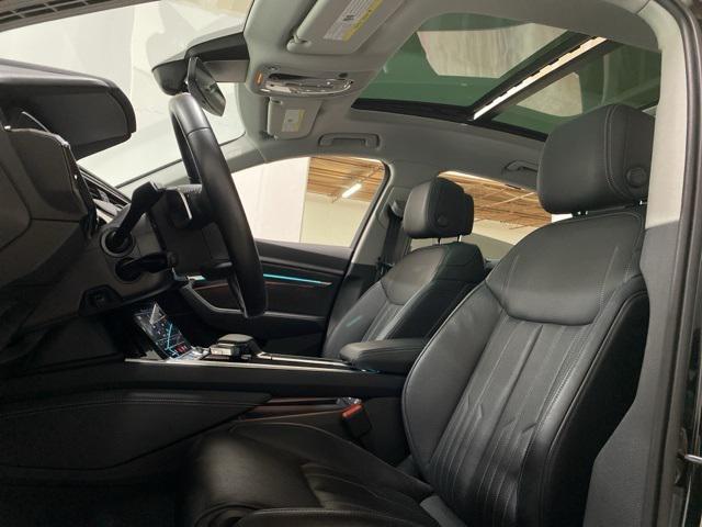 Photo of 2021 Black Metallic Audi e-tron Sportback