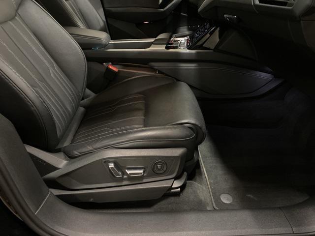 Photo of 2021 Black Metallic Audi e-tron Sportback