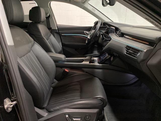 Photo of 2021 Black Metallic Audi e-tron Sportback