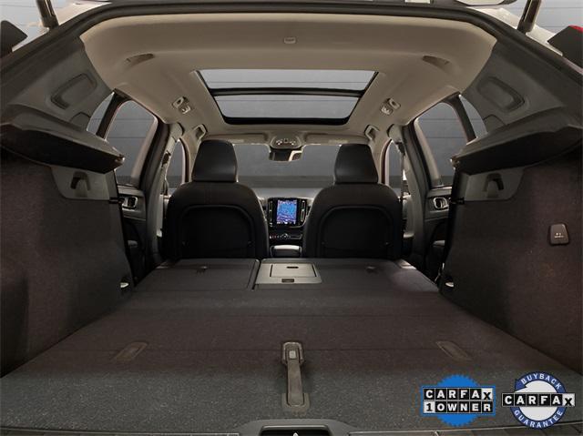 Photo of 2025 Crystal White Pearl Volvo XC40