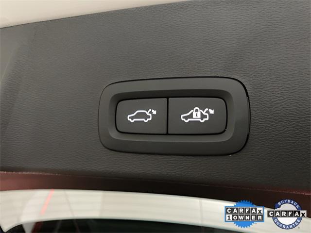 Photo of 2025 Crystal White Pearl Volvo XC40