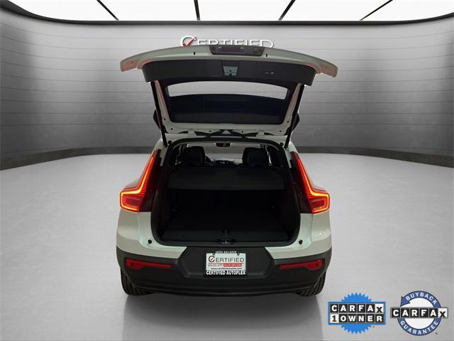 Photo of 2025 Crystal White Pearl Volvo XC40