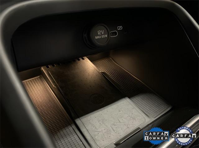 Photo of 2025 Crystal White Pearl Volvo XC40
