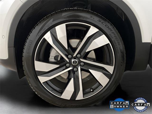 Photo of 2025 Crystal White Pearl Volvo XC40