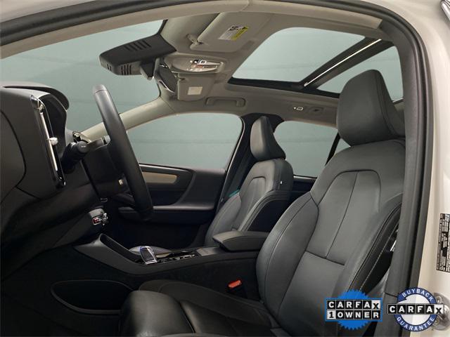 Photo of 2025 Crystal White Pearl Volvo XC40