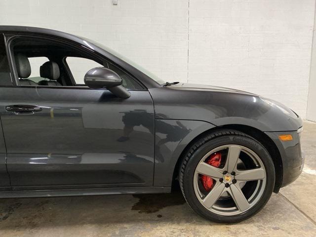Photo of 2017 GRAY Porsche Macan