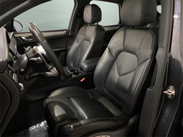 Photo of 2017 GRAY Porsche Macan