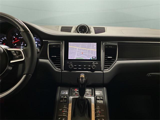 Photo of 2017 GRAY Porsche Macan